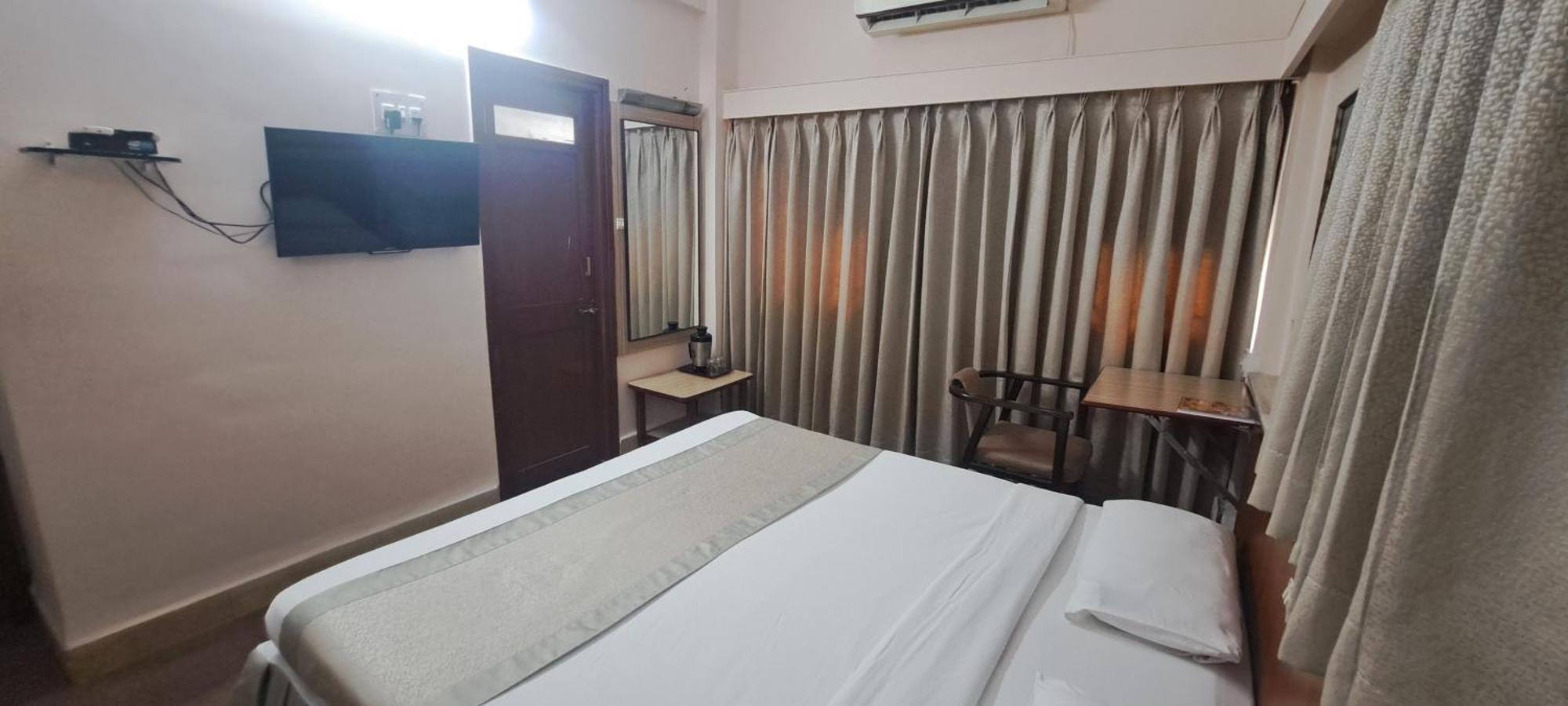 Hotel Swaroop Pune Ngoại thất bức ảnh
