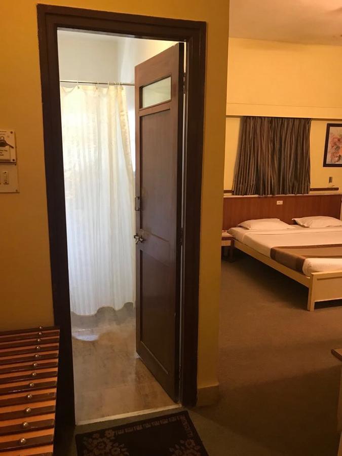Hotel Swaroop Pune Ngoại thất bức ảnh