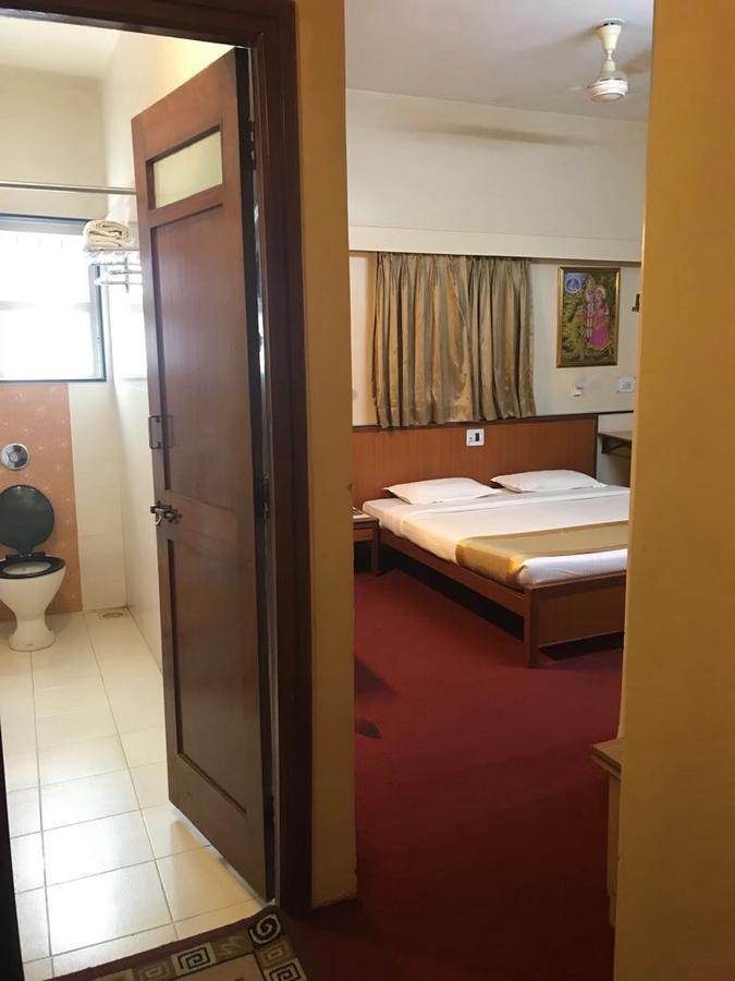 Hotel Swaroop Pune Ngoại thất bức ảnh